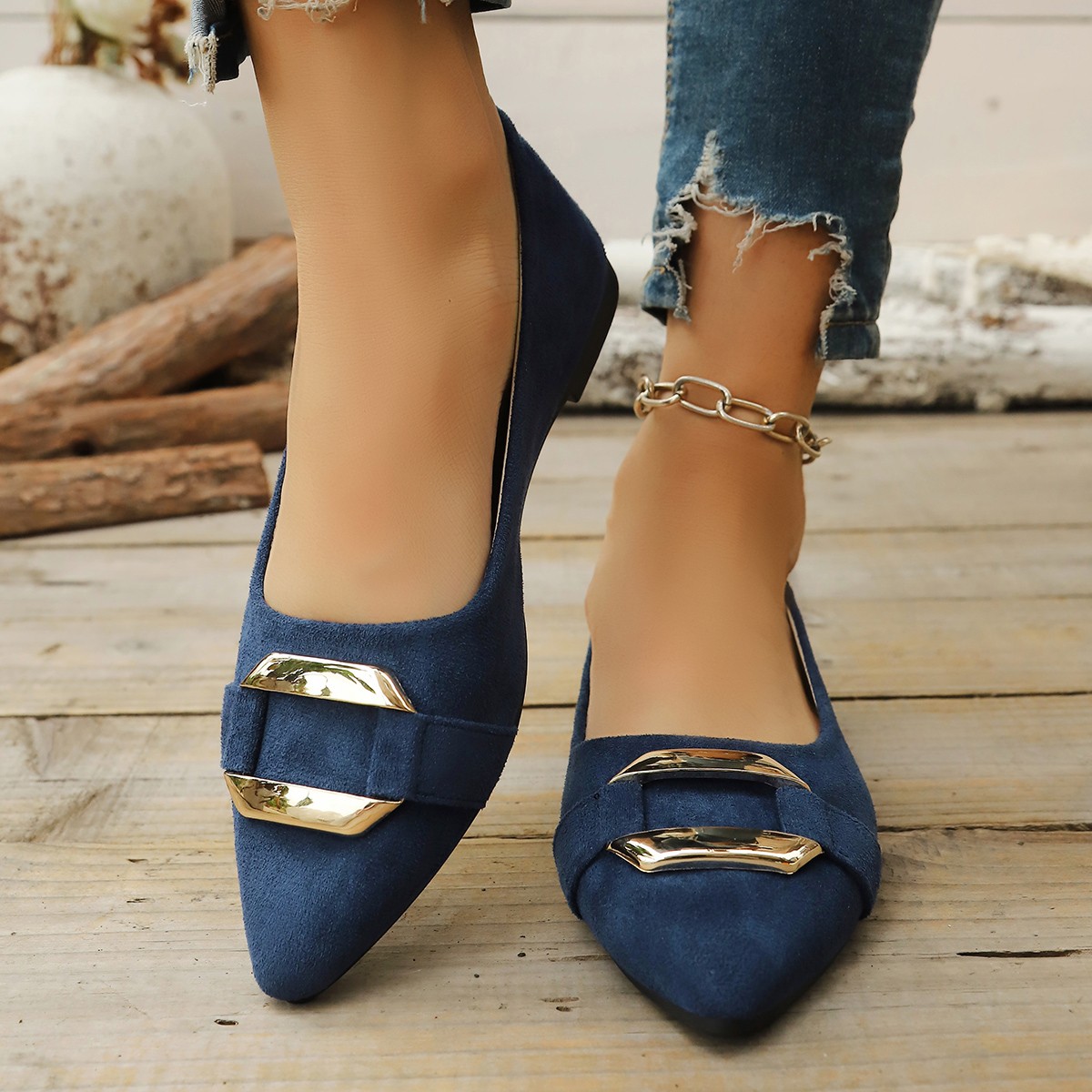 Women Shoes Heels - รองเท้าส้นเตี้ยแบบสวม สไตล์ลำลอง ดีไซน์หรูหรา ปลายแหลม เซ็กซี่ แฟชั่น