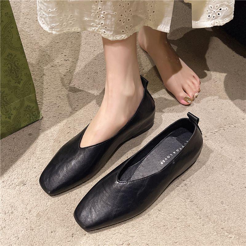 Women Shoes Heels - รองเท้าแฟชั่นผู้หญิง รองเท้าโลฟเฟอร์ หนังแท้ เกรดหรู ส้นสีเงิน หัวเหลี่ยม