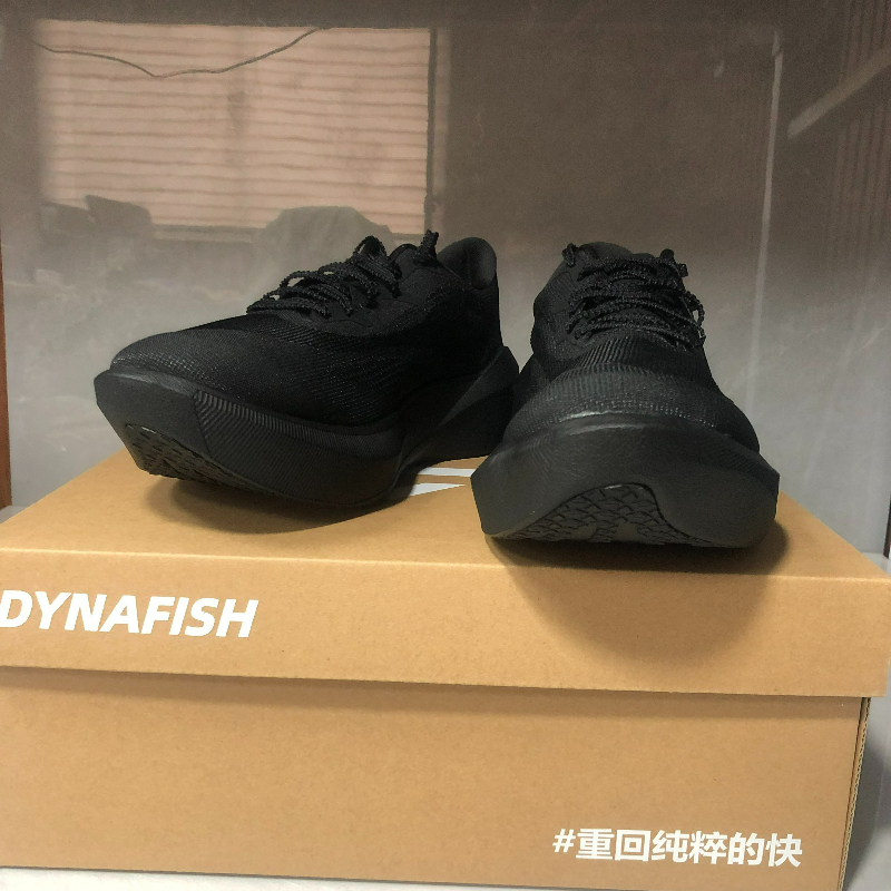 รองเท้าวิ่งมืออาชีพสำหรับผู้ชา - Women'S Shoes Vs Men'S Size บทวิจารณ์และราคา